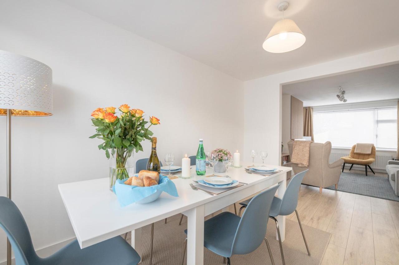 Elegant Home Mod Kitchen, Fast Wi-Fi, Free Parking Carrickfergus Εξωτερικό φωτογραφία