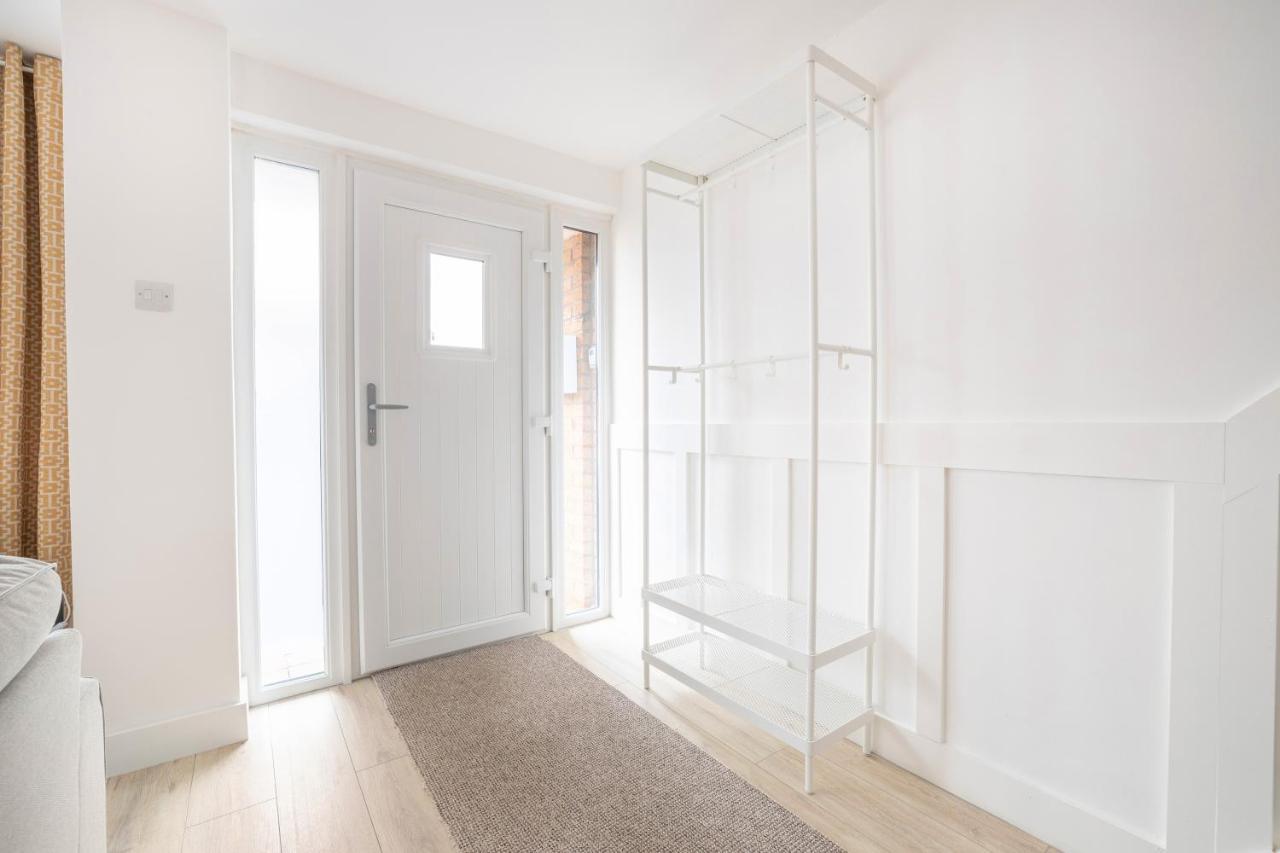 Elegant Home Mod Kitchen, Fast Wi-Fi, Free Parking Carrickfergus Εξωτερικό φωτογραφία