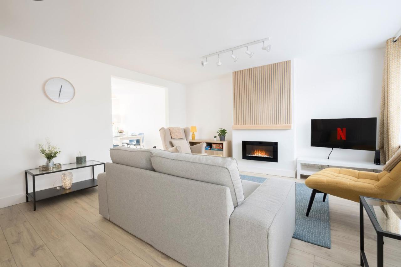 Elegant Home Mod Kitchen, Fast Wi-Fi, Free Parking Carrickfergus Εξωτερικό φωτογραφία