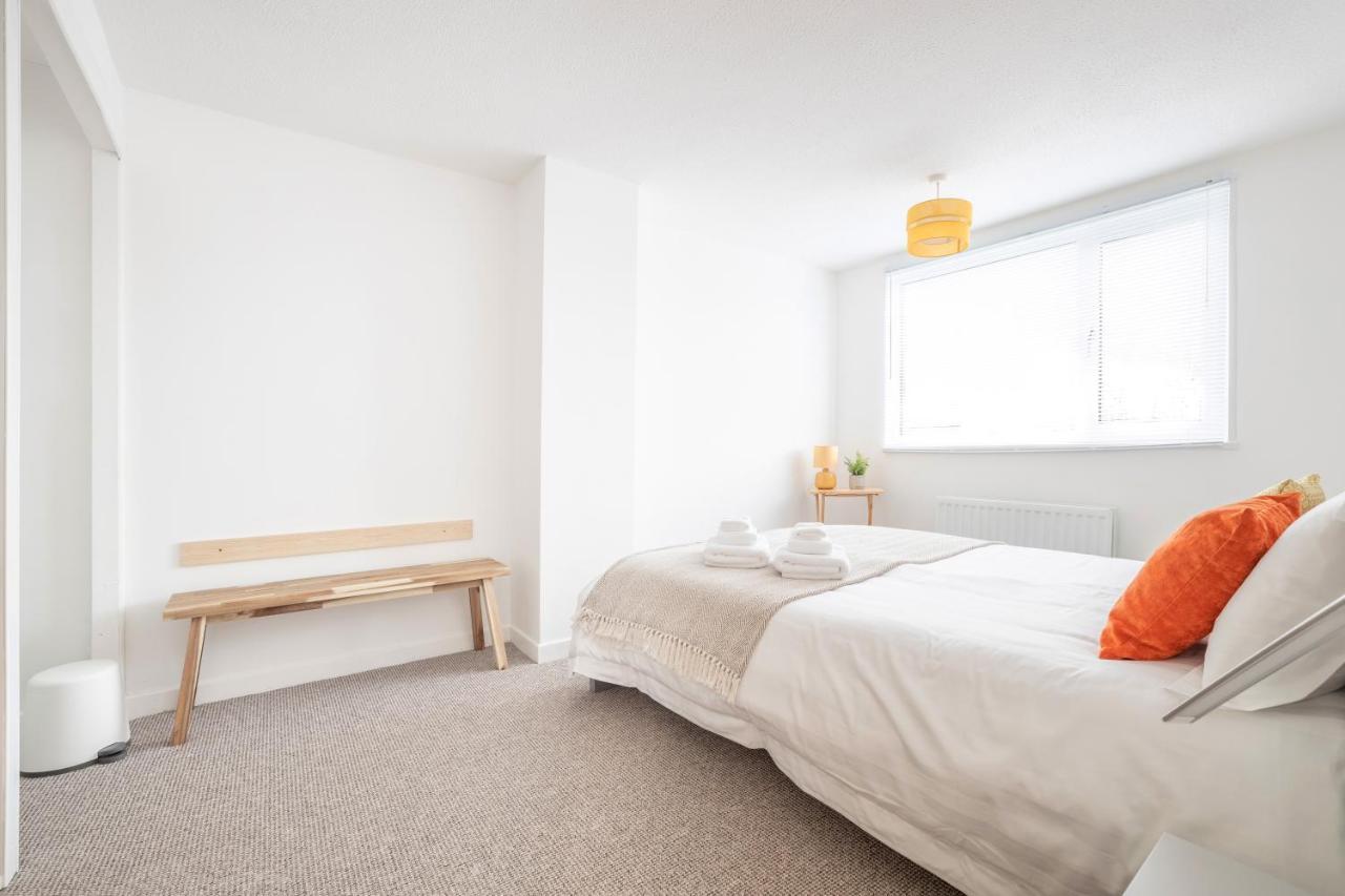 Elegant Home Mod Kitchen, Fast Wi-Fi, Free Parking Carrickfergus Εξωτερικό φωτογραφία