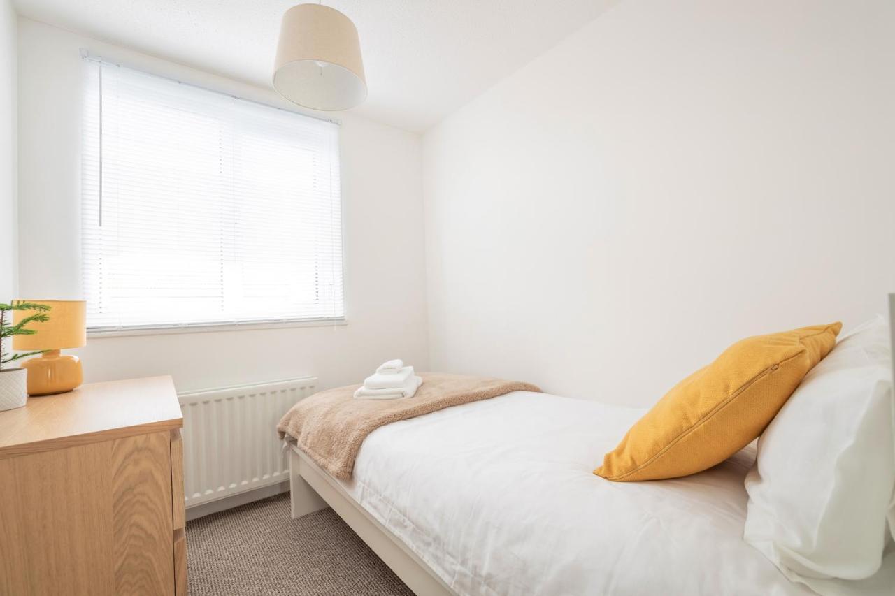 Elegant Home Mod Kitchen, Fast Wi-Fi, Free Parking Carrickfergus Εξωτερικό φωτογραφία