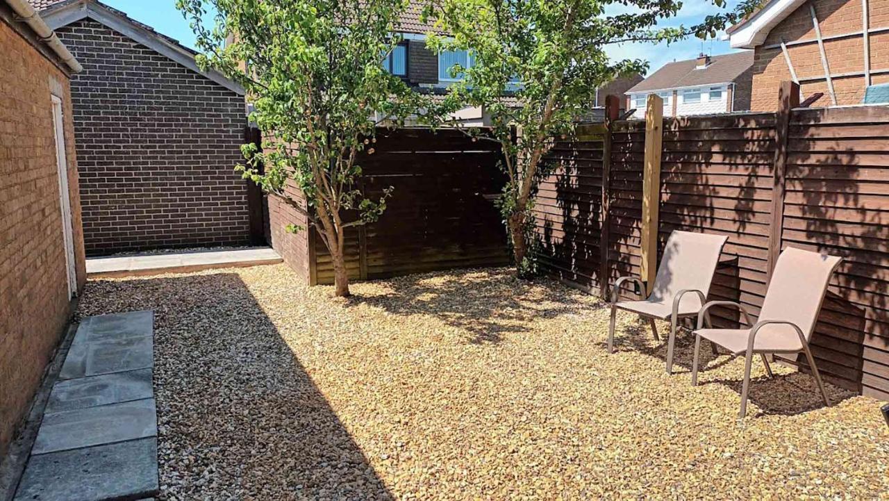 Elegant Home Mod Kitchen, Fast Wi-Fi, Free Parking Carrickfergus Εξωτερικό φωτογραφία